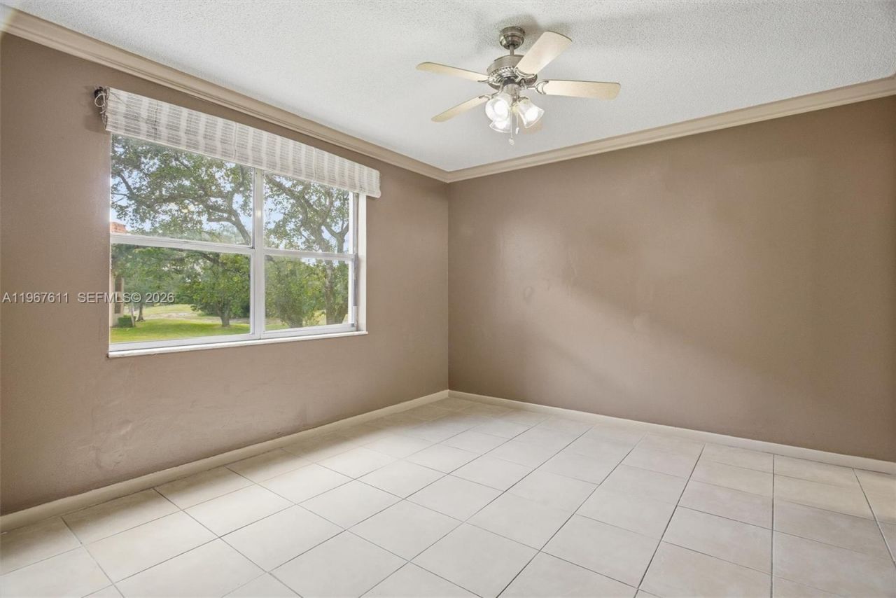 6300 S Falls Cir Dr, Unit 212, Lauderhill, FL 33319 Photo