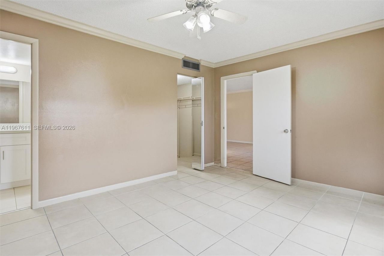 6300 S Falls Cir Dr, Unit 212, Lauderhill, FL 33319 Photo