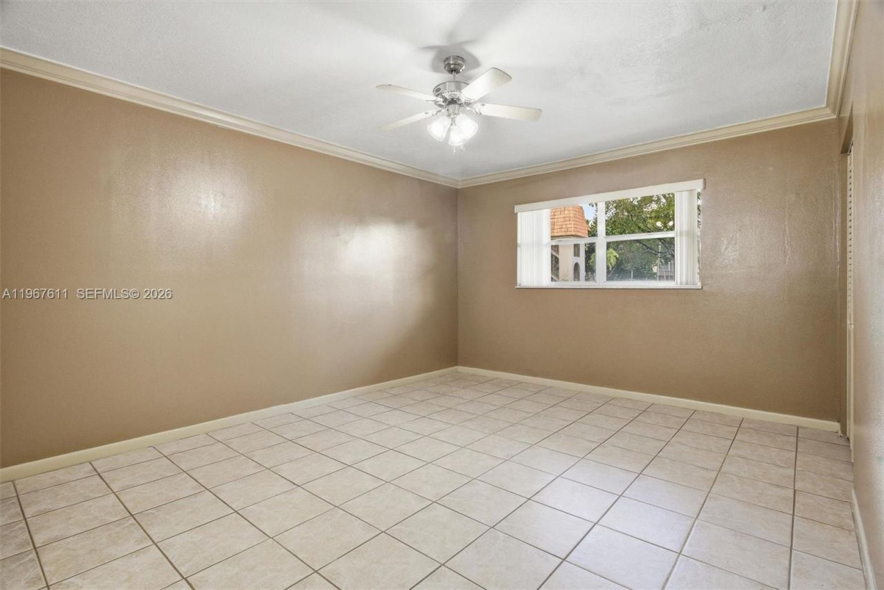 6300 S Falls Cir Dr, Unit 212, Lauderhill, FL 33319 Photo