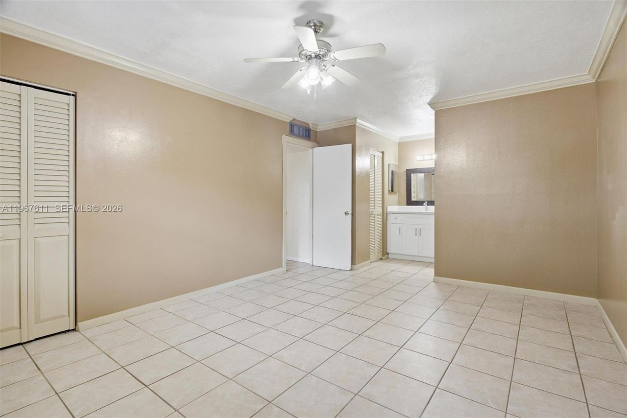 6300 S Falls Cir Dr, Unit 212, Lauderhill, FL 33319 Photo