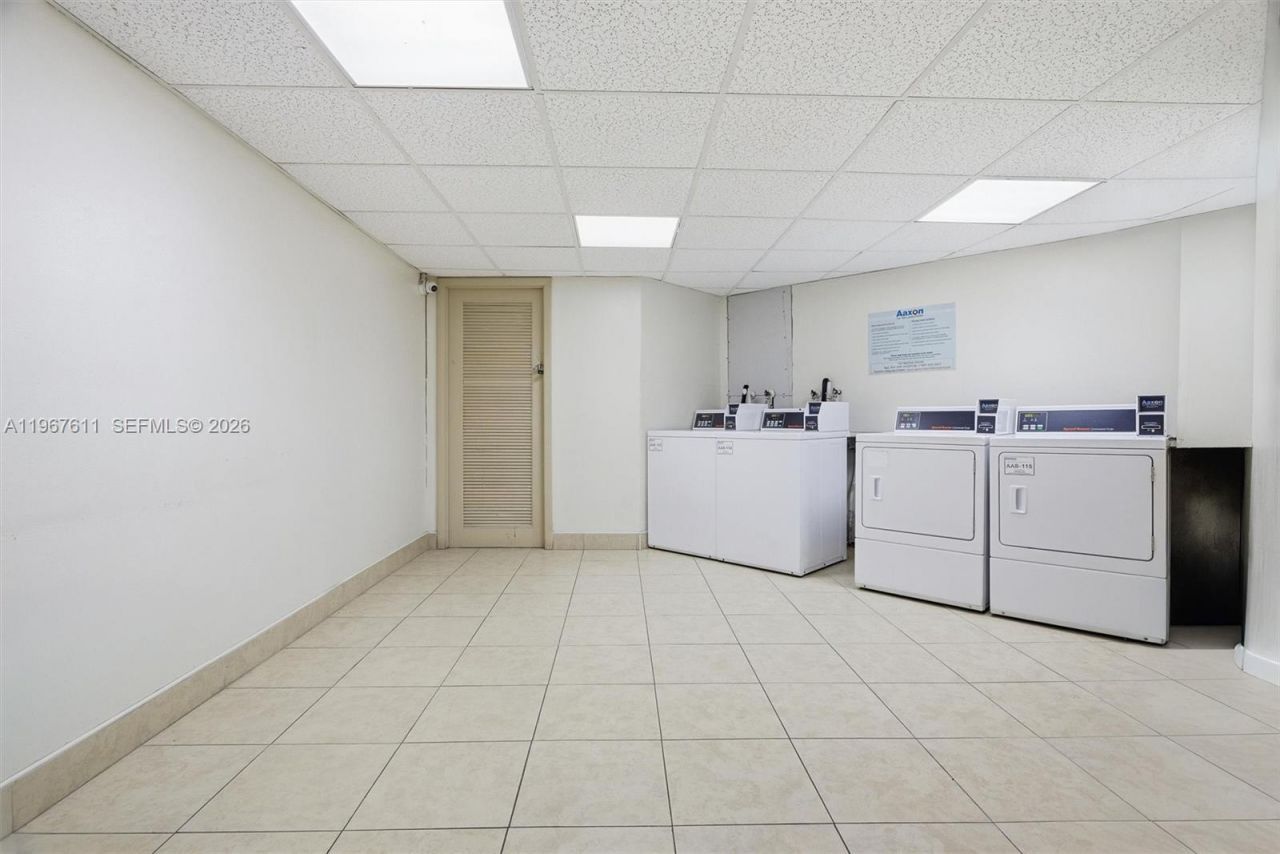 6300 S Falls Cir Dr, Unit 212, Lauderhill, FL 33319 Photo