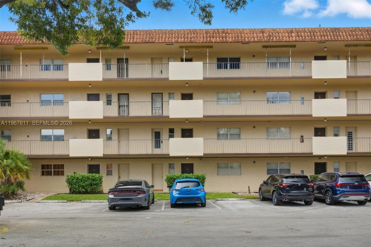 6300 S Falls Cir Dr, Unit 212, Lauderhill, FL 33319 Photo