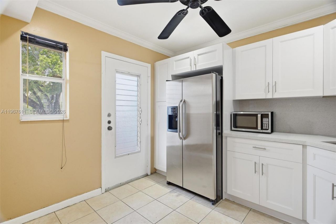 6300 S Falls Cir Dr, Unit 212, Lauderhill, FL 33319 Photo