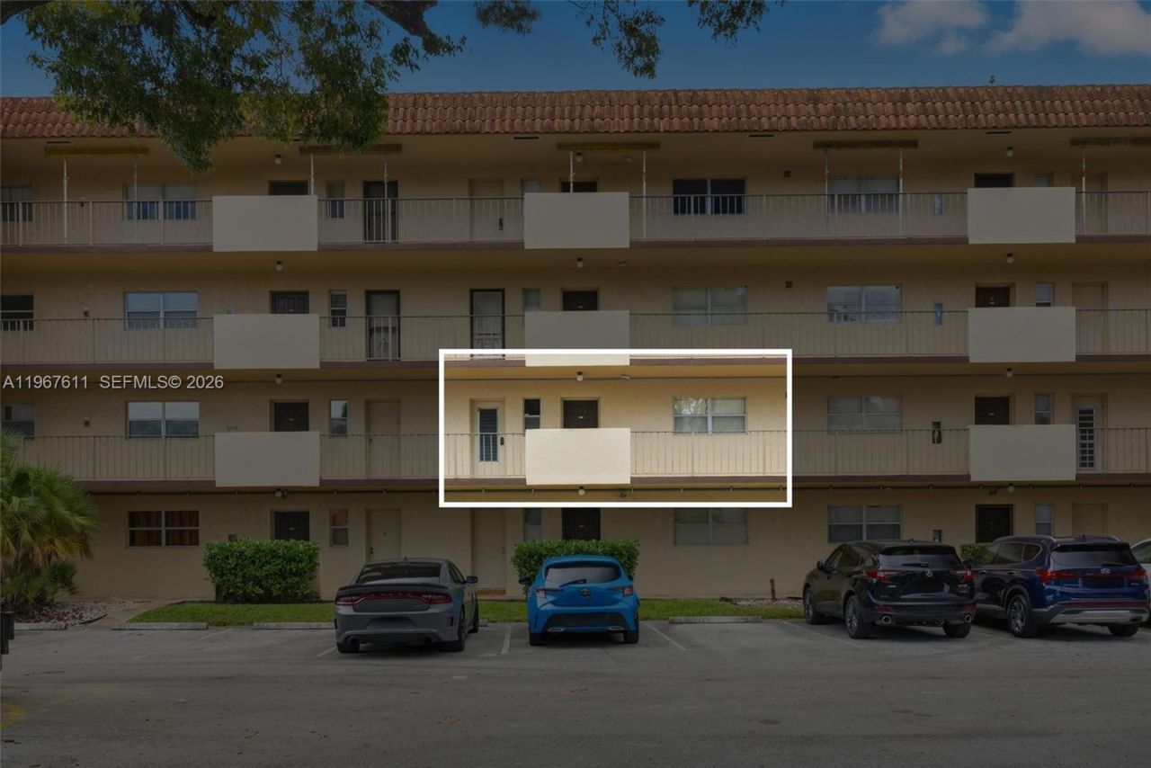 6300 S Falls Cir Dr, Unit 212, Lauderhill, FL 33319 Photo