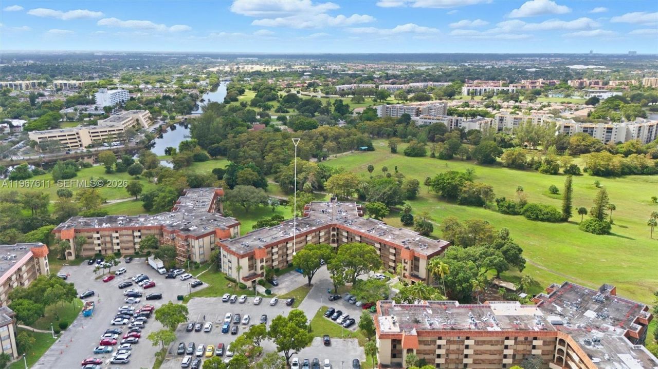 6300 S Falls Cir Dr, Unit 212, Lauderhill, FL 33319 Photo