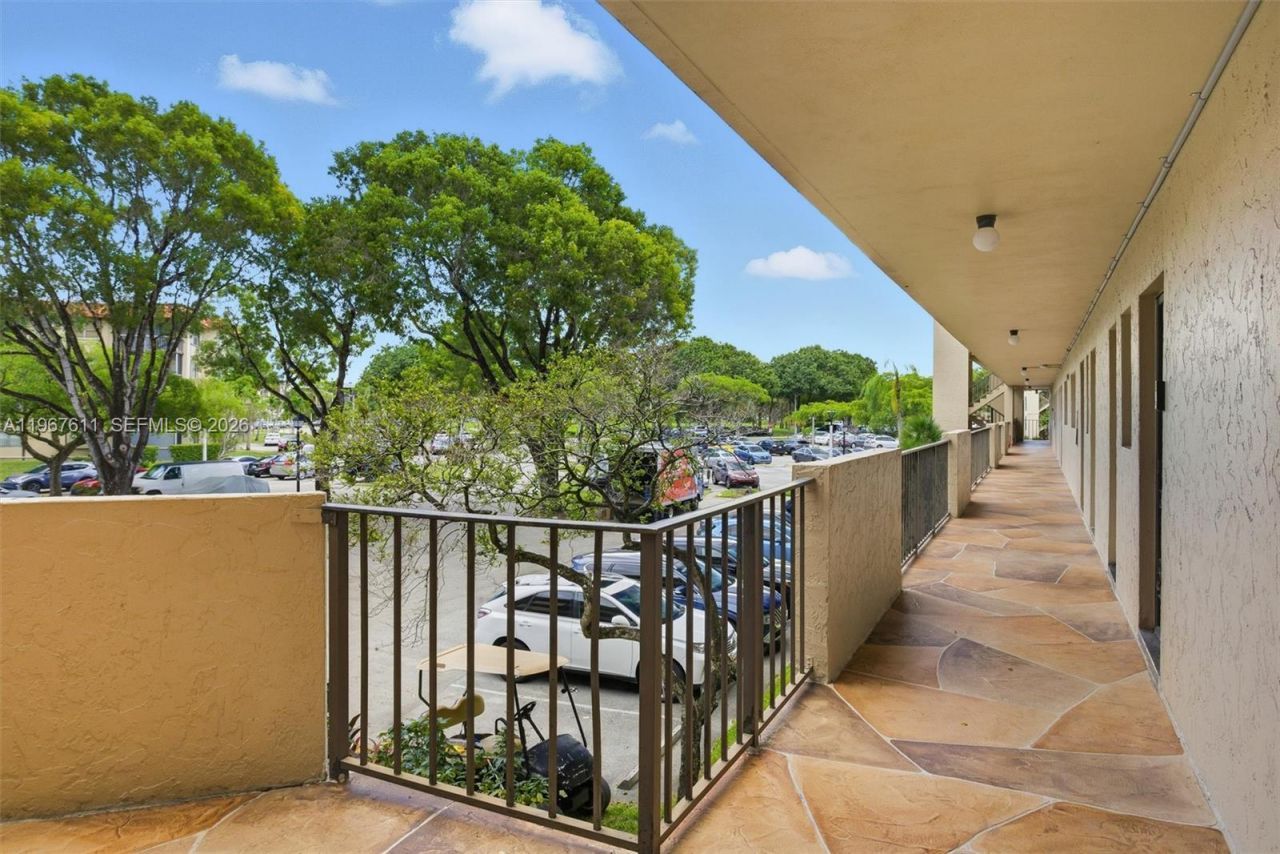 6300 S Falls Cir Dr, Unit 212, Lauderhill, FL 33319 Photo