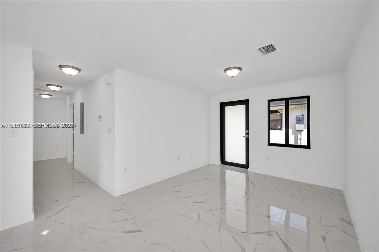 673 NW 14th St , Florida City, FL 33034 Photo