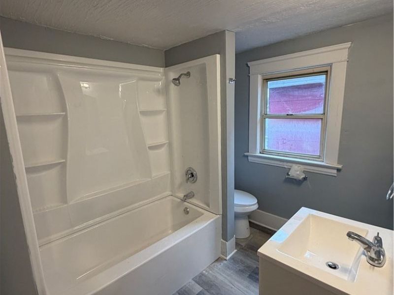 1332 Highbrook Street, Akron, OH 44301 Photo 4