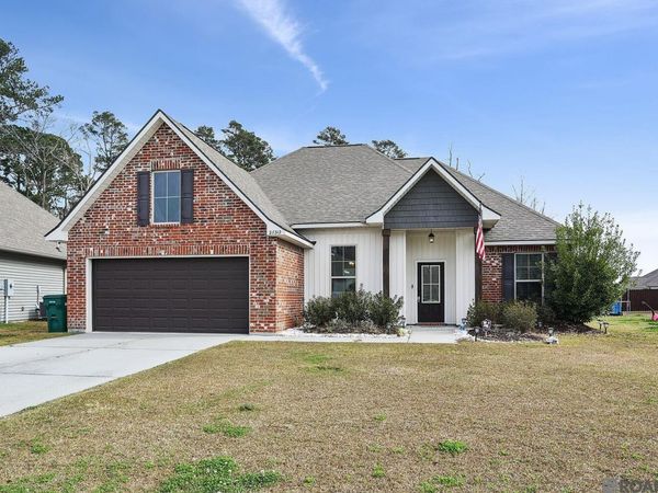 28312 Natchez Trace, Denham Springs, LA 70726