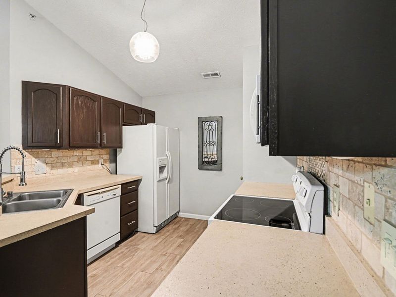 1624 Ashley Court, Unit 303, Florence, KY 41042 Photo 10