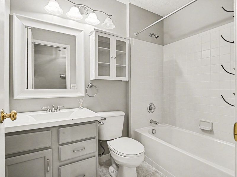 1624 Ashley Court, Unit 303, Florence, KY 41042 Photo 17