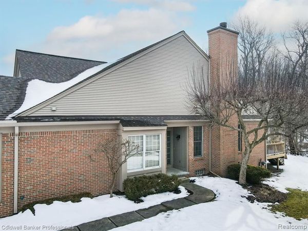 1546 Millecoquins Court, Rochester, MI 48307