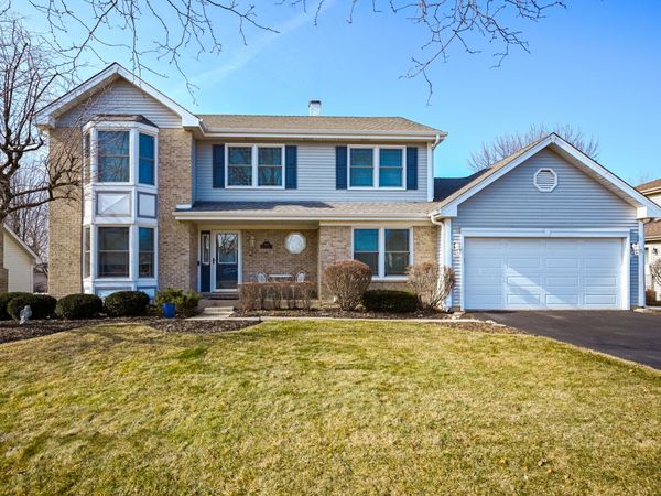 880 Hampton Drive, Carol Stream, IL 60188