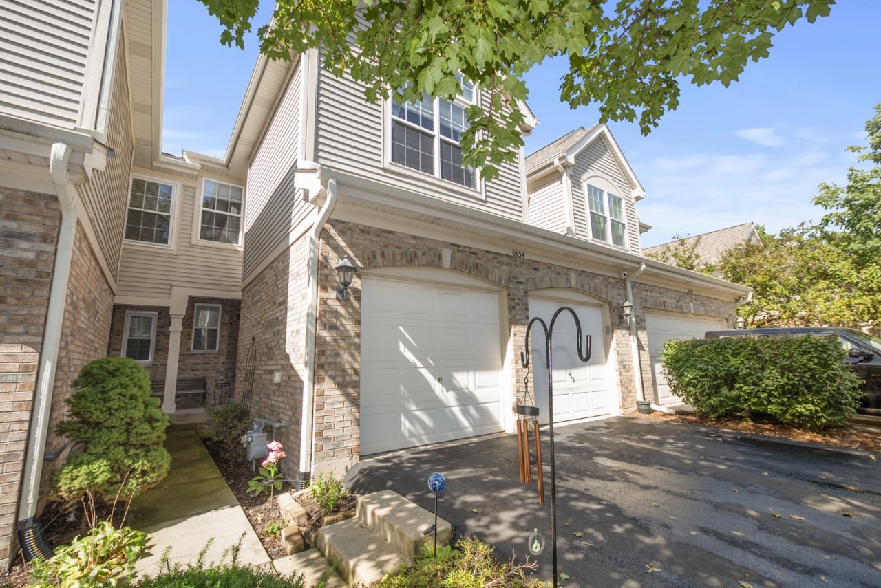 6154 Dixon Drive, Lisle, IL 60532 Main Photo