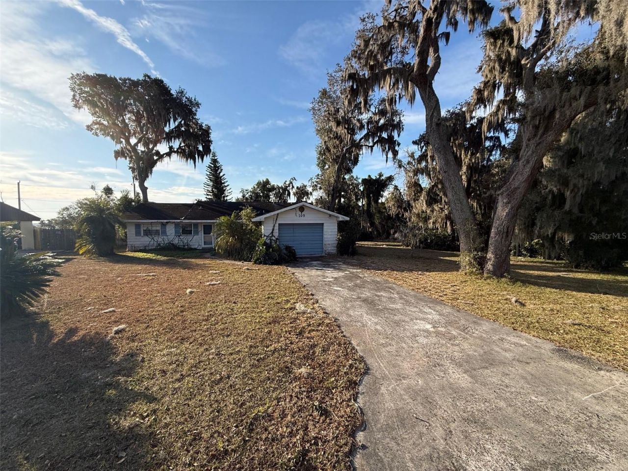 109 E Cedar Street, Howey in the Hills, FL 34737 Main Photo