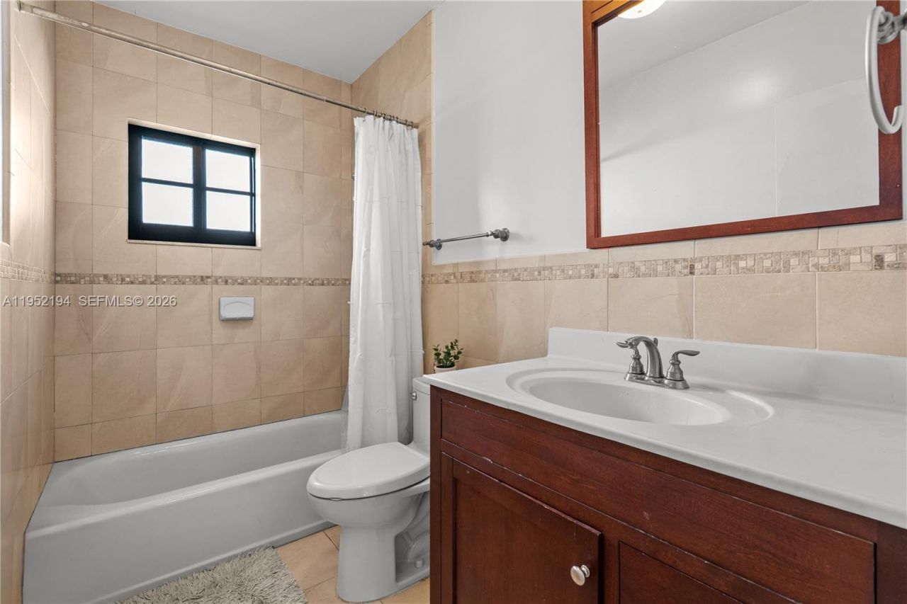 1561 Bird Rd, Coral Gables, FL 33146 Photo