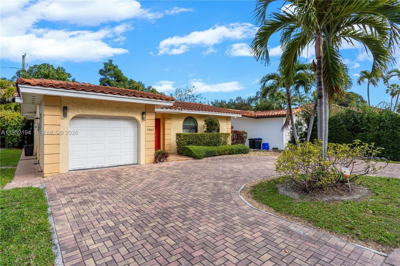 1561 Bird Rd, Coral Gables, FL 33146 Photo