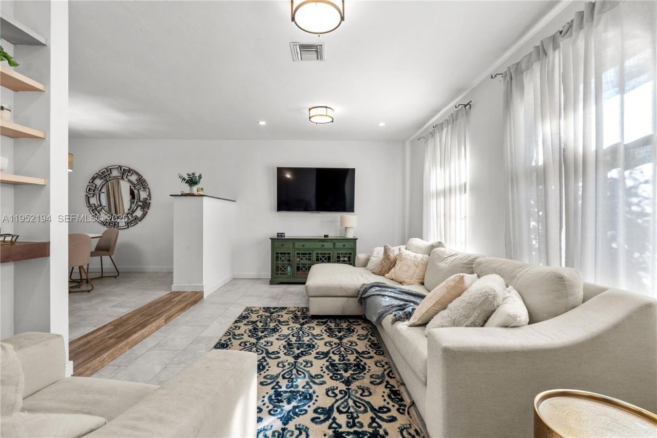 1561 Bird Rd, Coral Gables, FL 33146 Photo