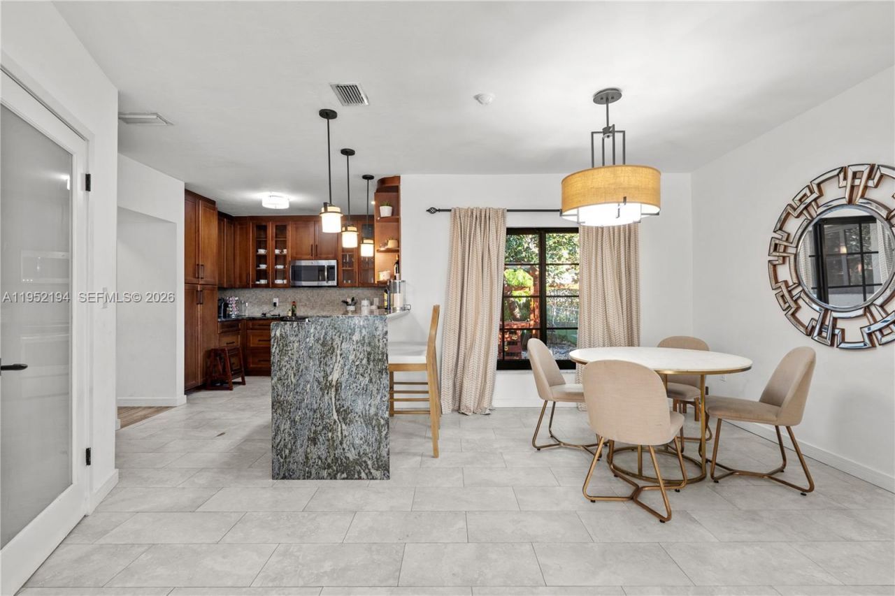 1561 Bird Rd, Coral Gables, FL 33146 Photo