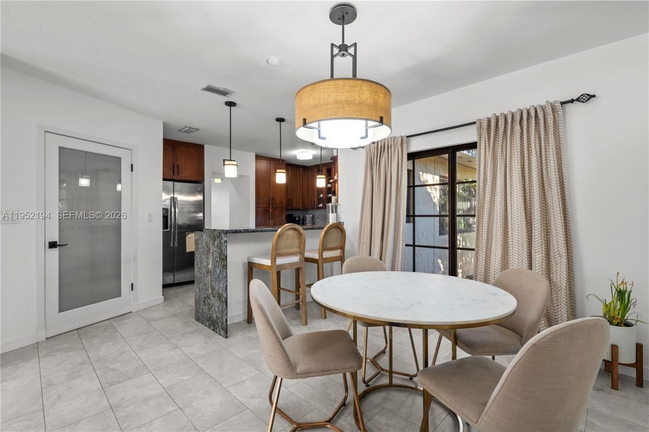 1561 Bird Rd, Coral Gables, FL 33146 Photo