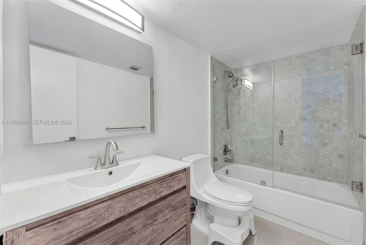 9500 W Bay Harbor Dr, Unit 2H, Bay Harbor Islands, FL 33154 Photo