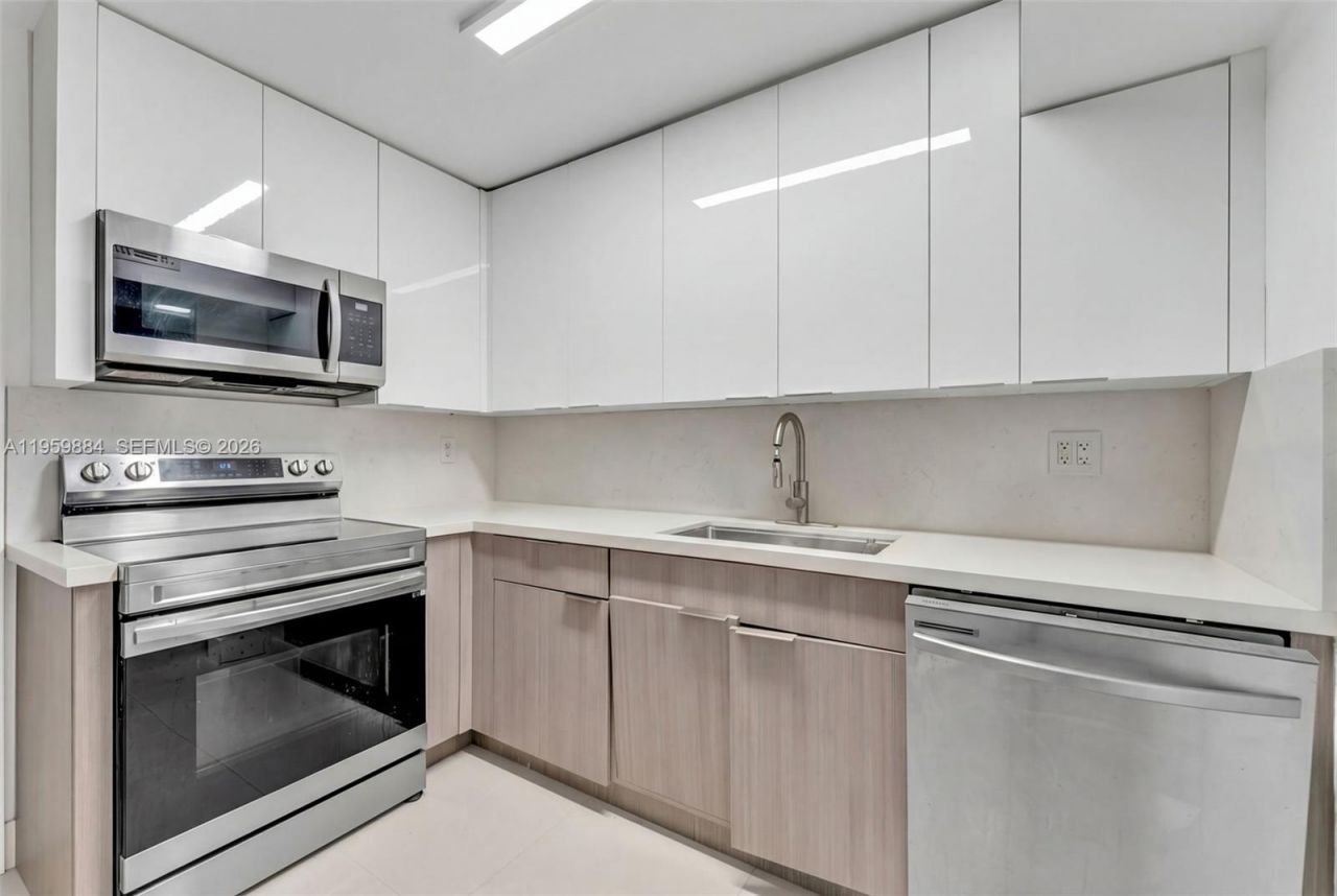 9500 W Bay Harbor Dr, Unit 2H, Bay Harbor Islands, FL 33154 Photo