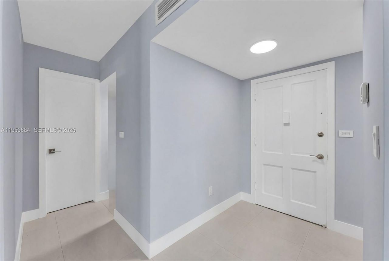 9500 W Bay Harbor Dr, Unit 2H, Bay Harbor Islands, FL 33154 Photo