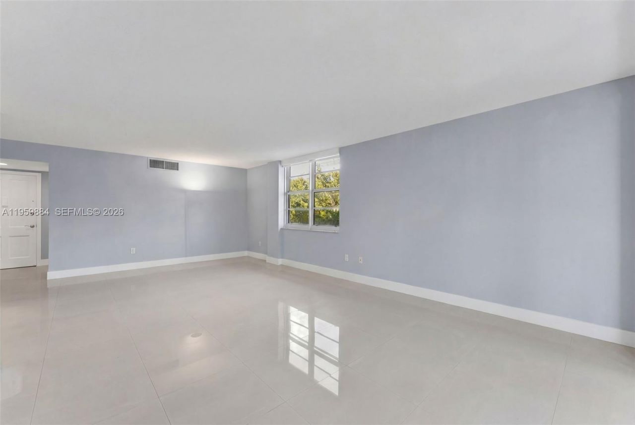 9500 W Bay Harbor Dr, Unit 2H, Bay Harbor Islands, FL 33154 Photo