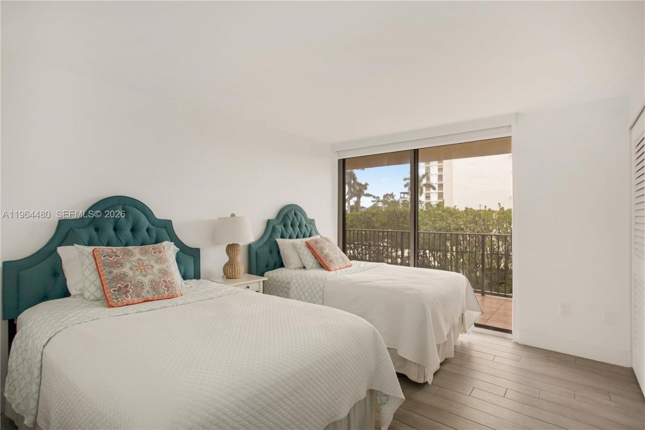 1700 S Bayshore Ln , Unit 3A, Coconut Grove, FL 33133 Photo