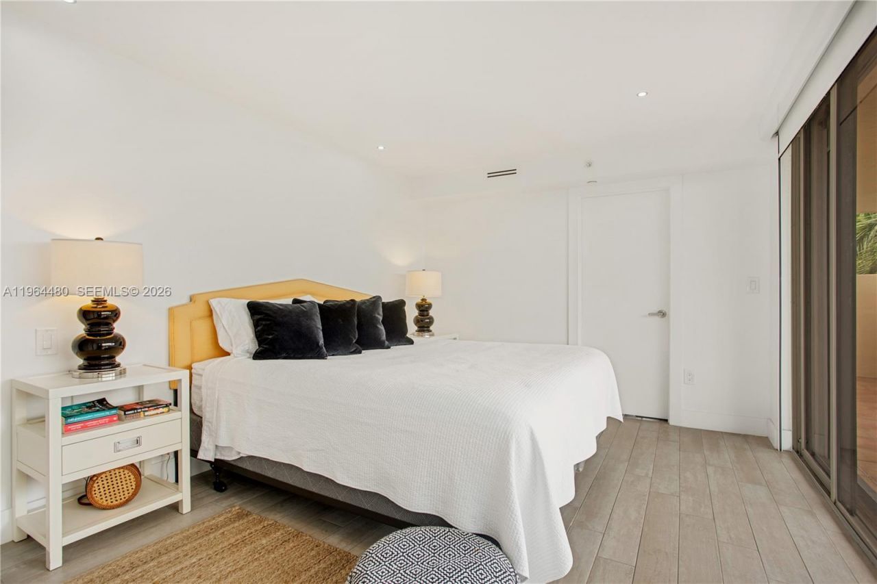 1700 S Bayshore Ln , Unit 3A, Coconut Grove, FL 33133 Photo