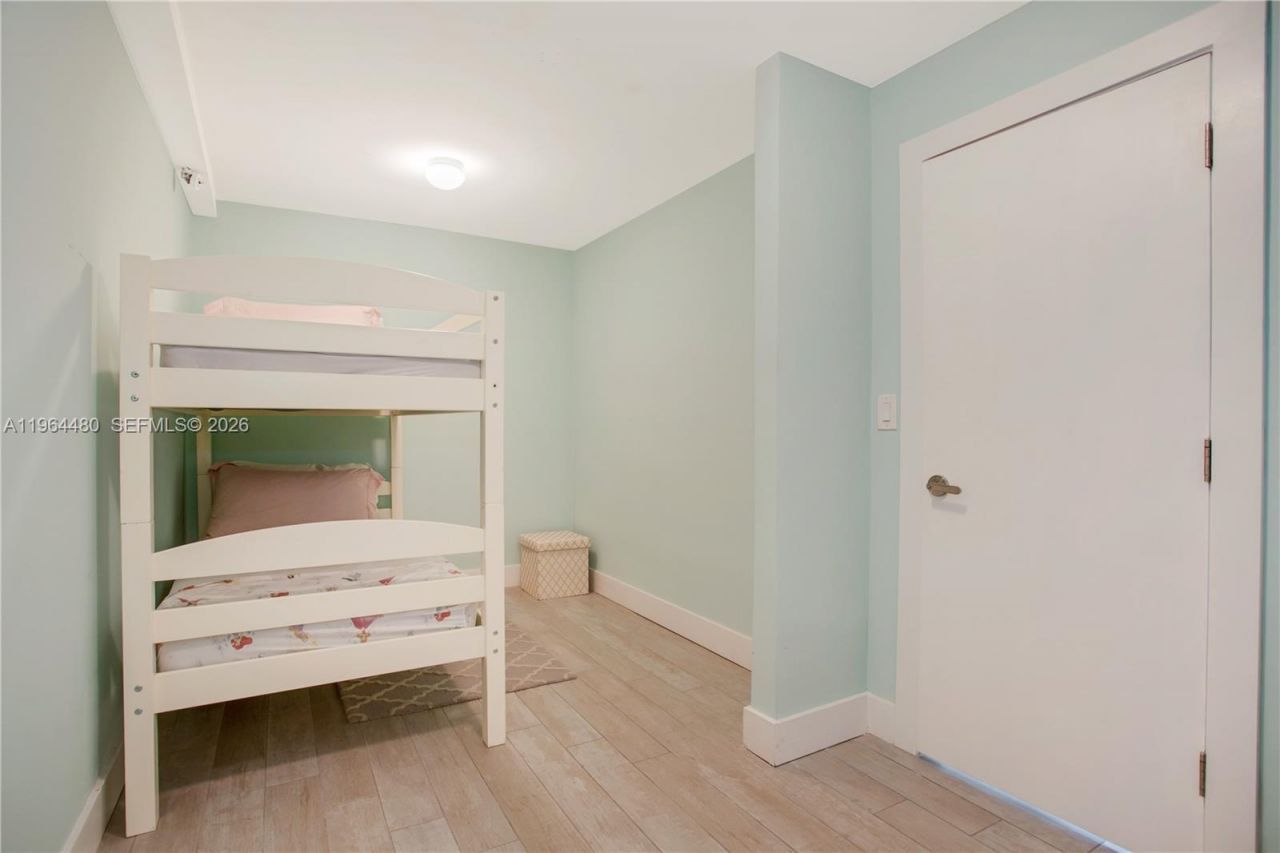 1700 S Bayshore Ln , Unit 3A, Coconut Grove, FL 33133 Photo