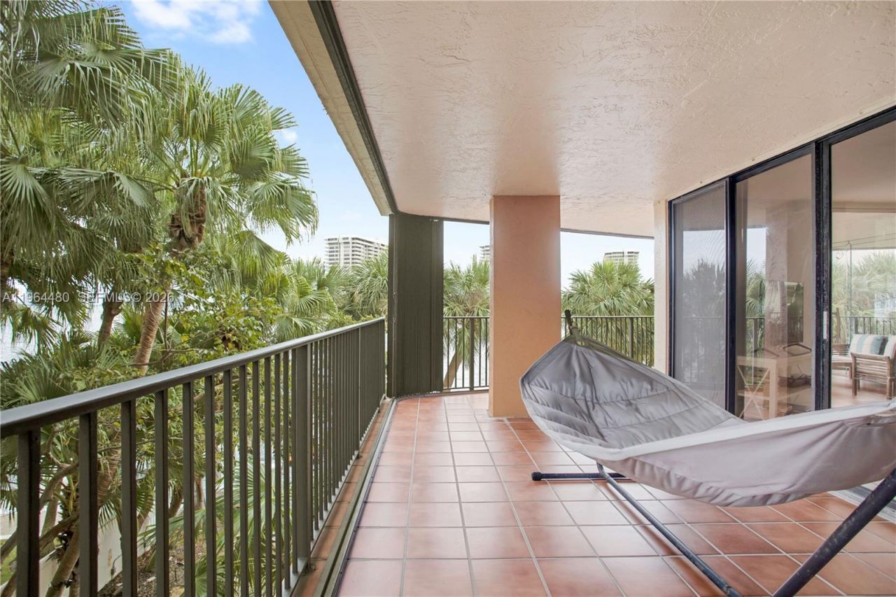 1700 S Bayshore Ln , Unit 3A, Coconut Grove, FL 33133 Photo