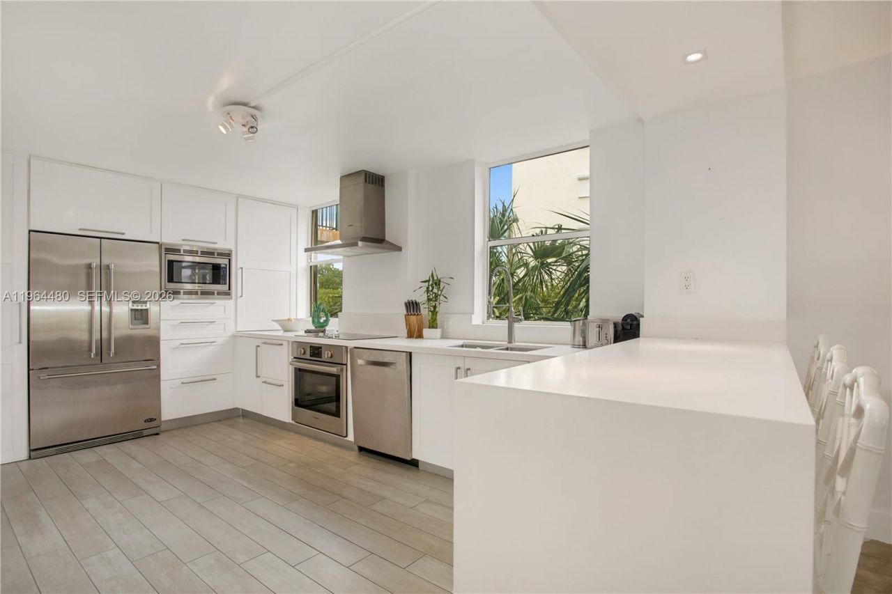 1700 S Bayshore Ln , Unit 3A, Coconut Grove, FL 33133 Photo