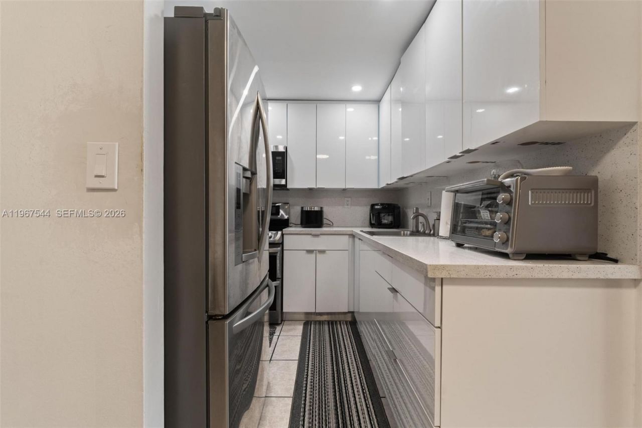 606 W 81st St , Unit 302, Hialeah, FL 33014 Photo