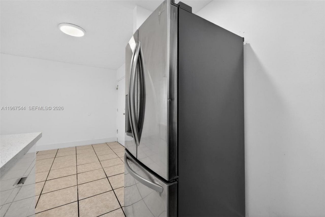 606 W 81st St, Unit 302, Hialeah, FL 33014 Photo