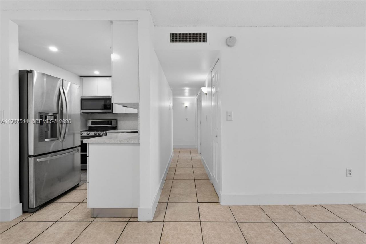 606 W 81st St, Unit 302, Hialeah, FL 33014 Photo