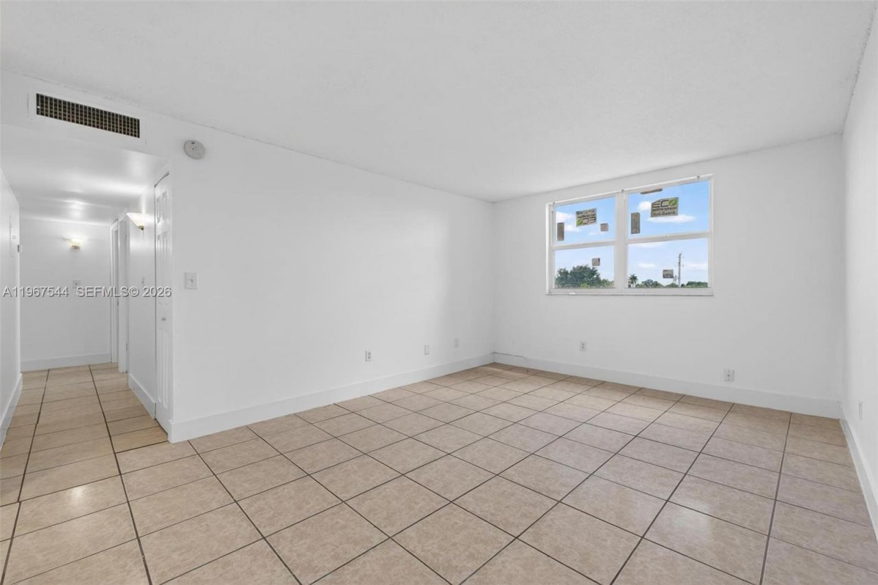 606 W 81st St, Unit 302, Hialeah, FL 33014 Photo