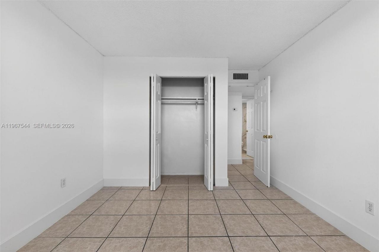 606 W 81st St, Unit 302, Hialeah, FL 33014 Photo