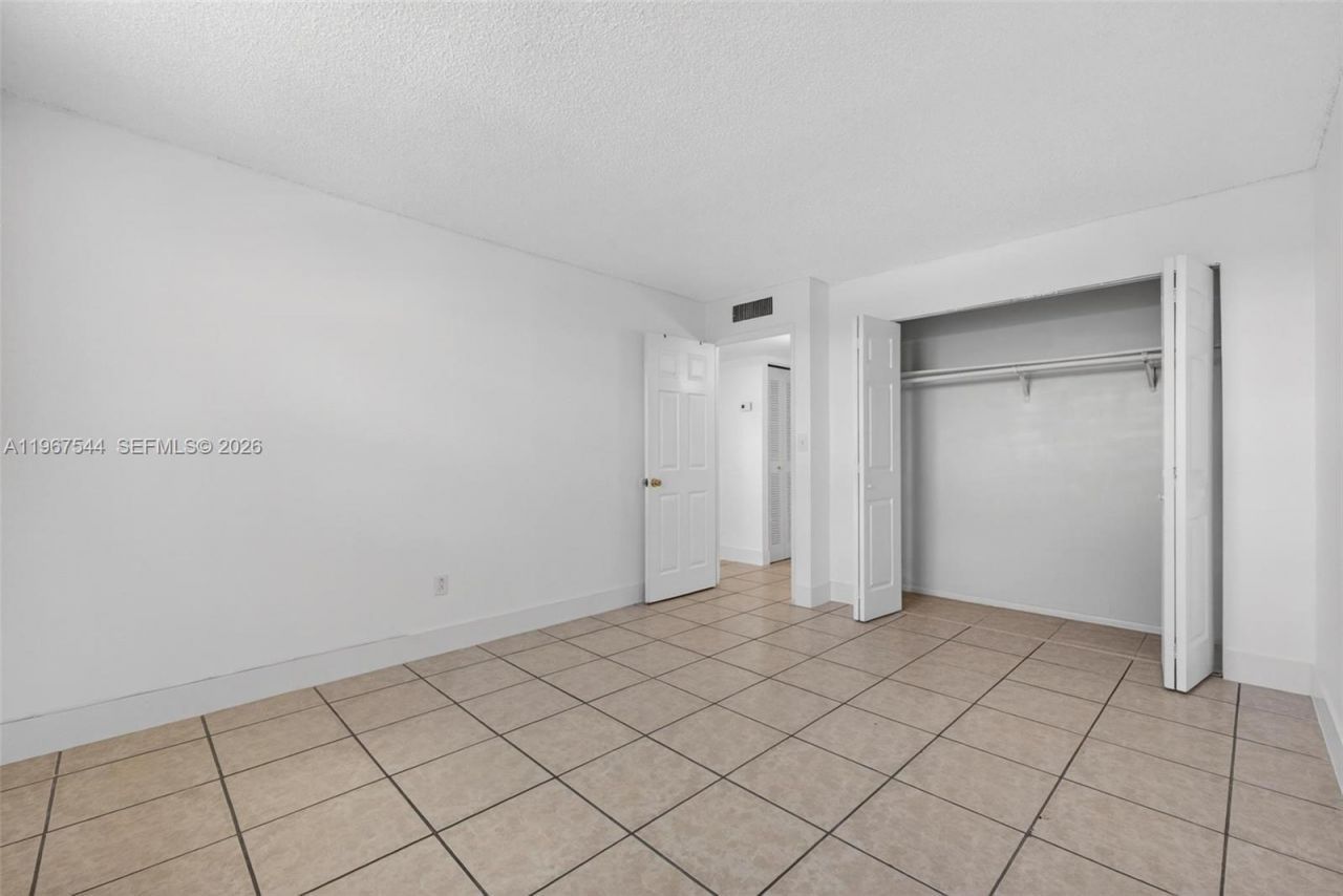 606 W 81st St, Unit 302, Hialeah, FL 33014 Photo