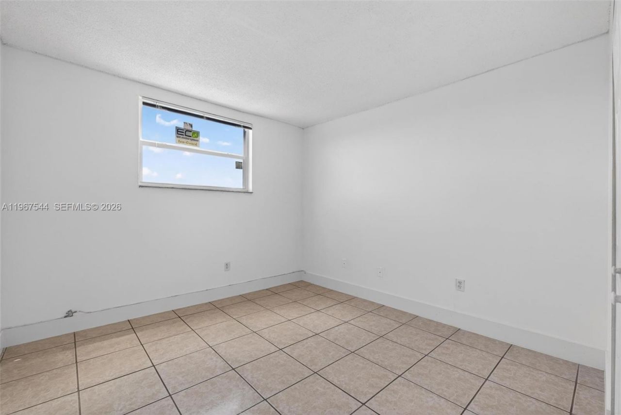 606 W 81st St, Unit 302, Hialeah, FL 33014 Photo