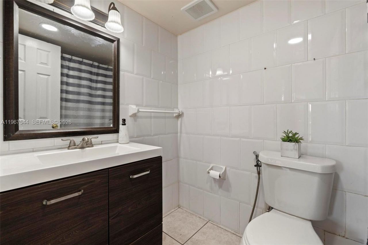 606 W 81st St , Unit 302, Hialeah, FL 33014 Photo