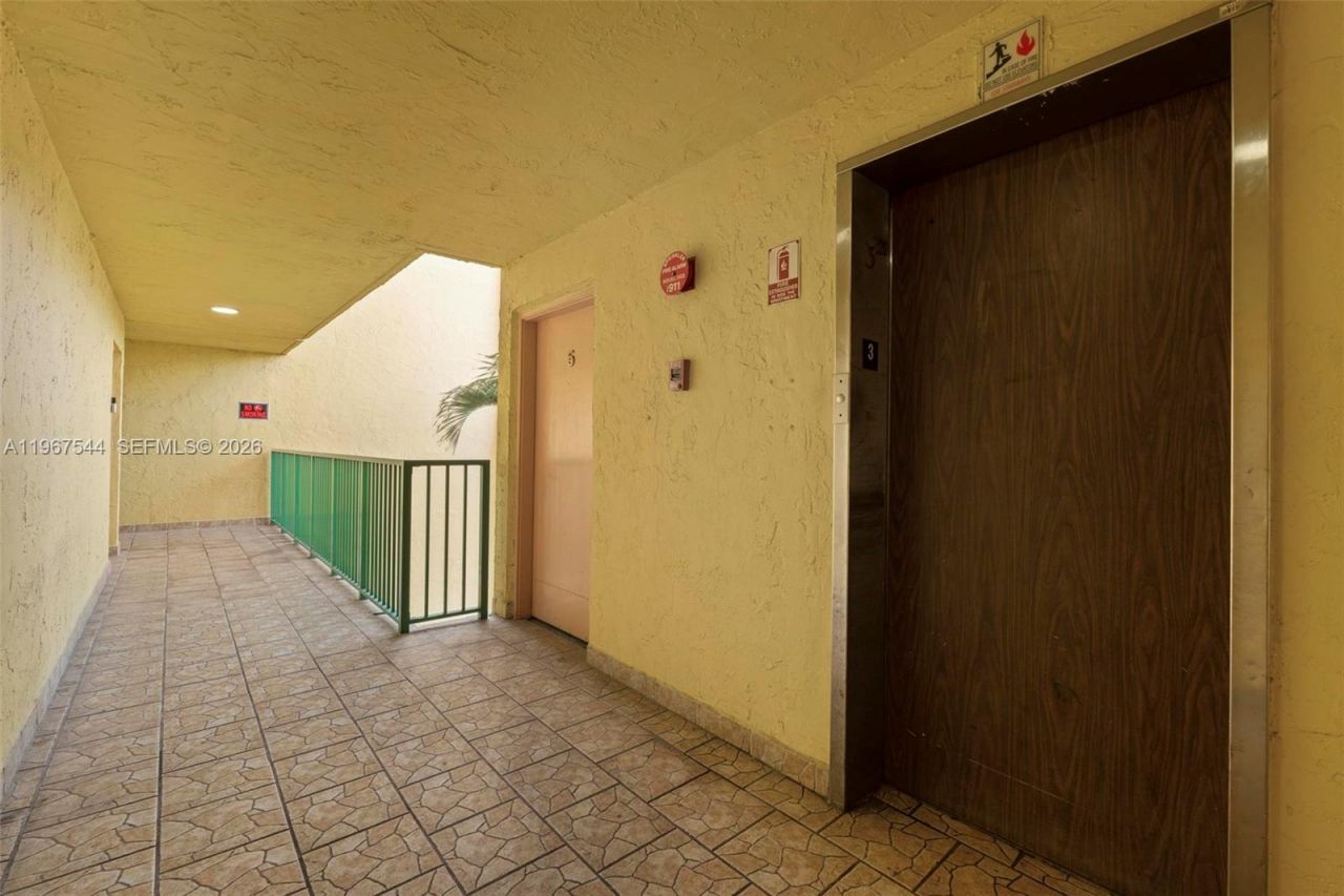 606 W 81st St, Unit 302, Hialeah, FL 33014 Photo