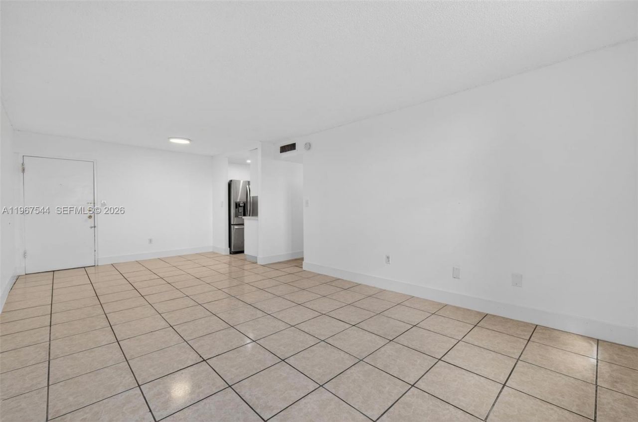 606 W 81st St, Unit 302, Hialeah, FL 33014 Photo