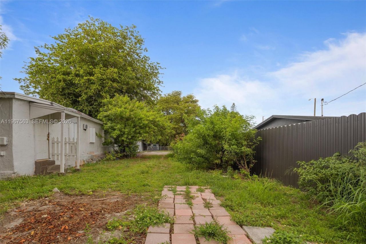 10601 SW 172nd St , Miami, FL 33157 Photo