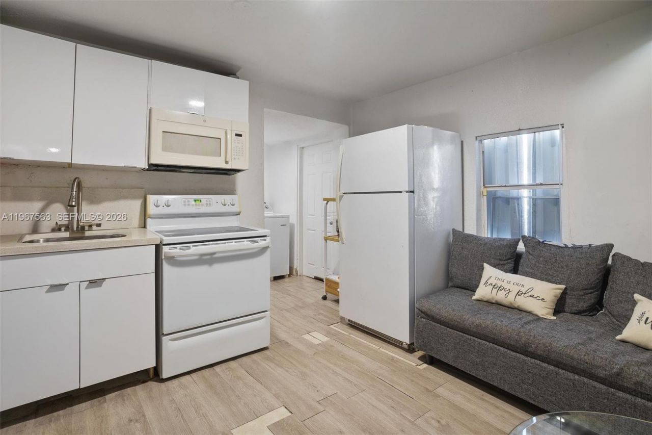 10601 SW 172nd St , Miami, FL 33157 Photo