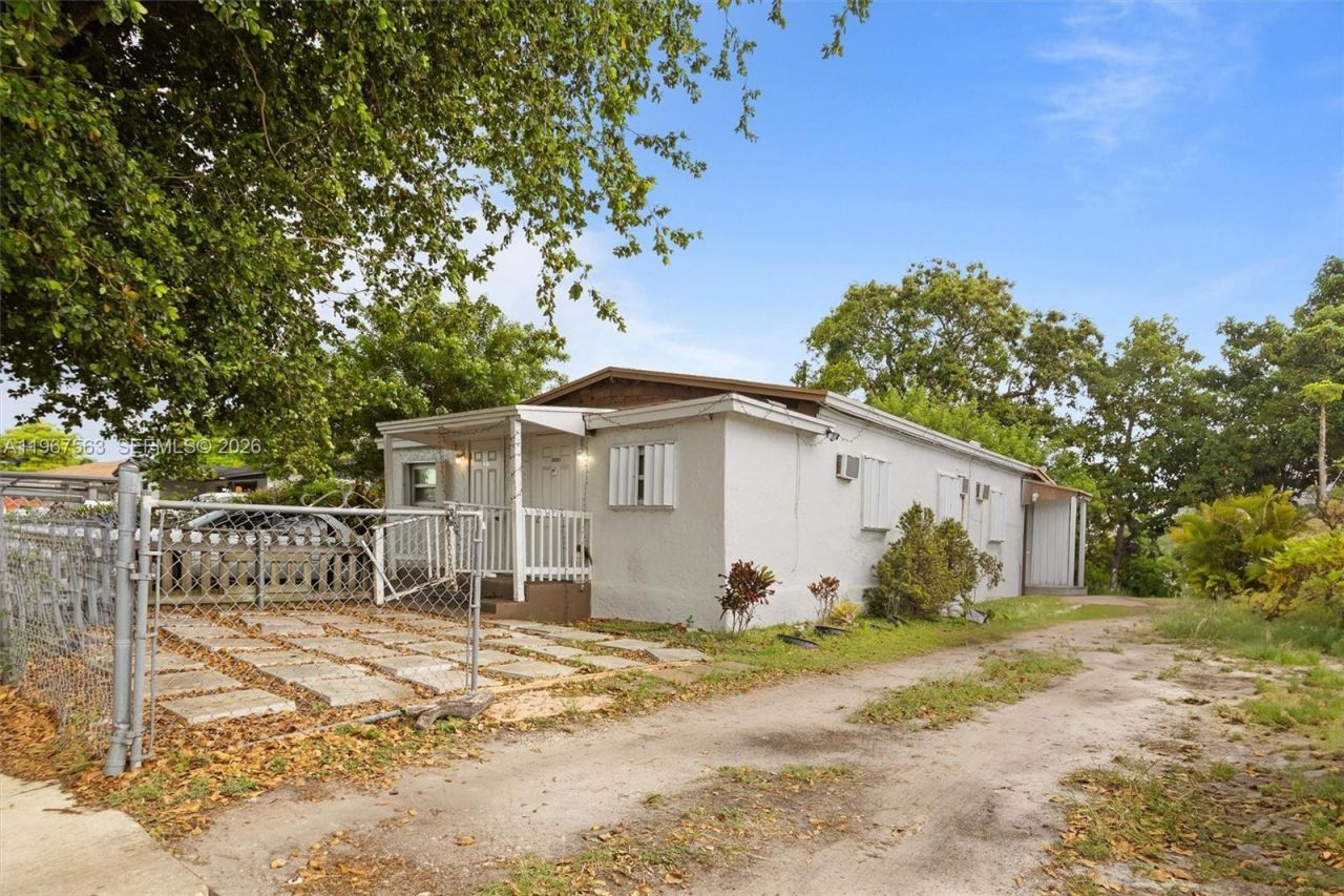 10601 SW 172nd St , Miami, FL 33157 Photo