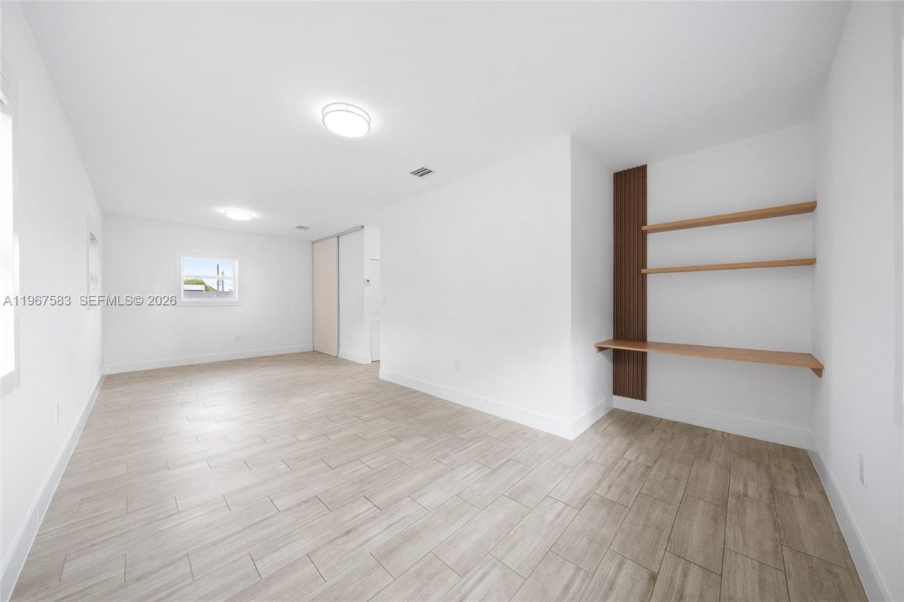 1117 SW 13th St, Unit R, Miami, FL 33129 Photo