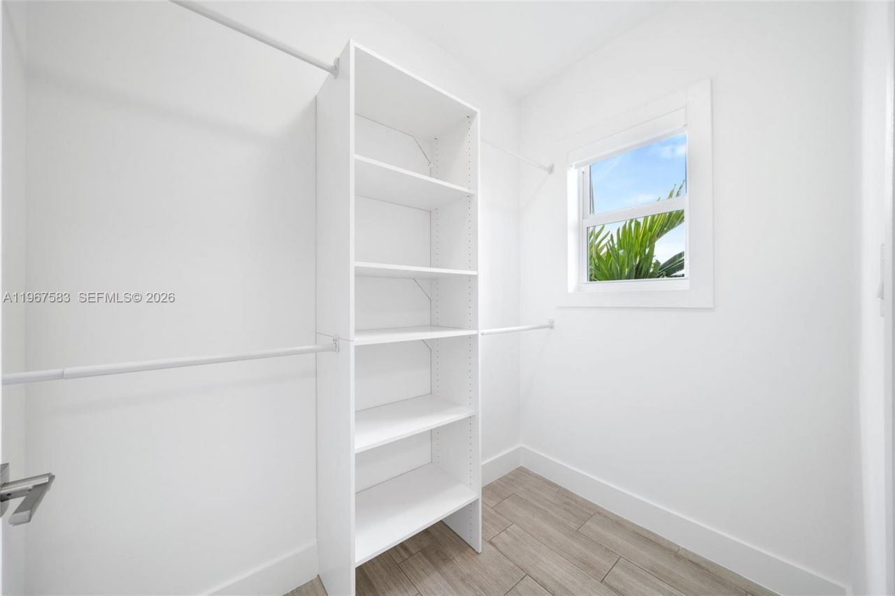 1117 SW 13th St, Unit R, Miami, FL 33129 Photo