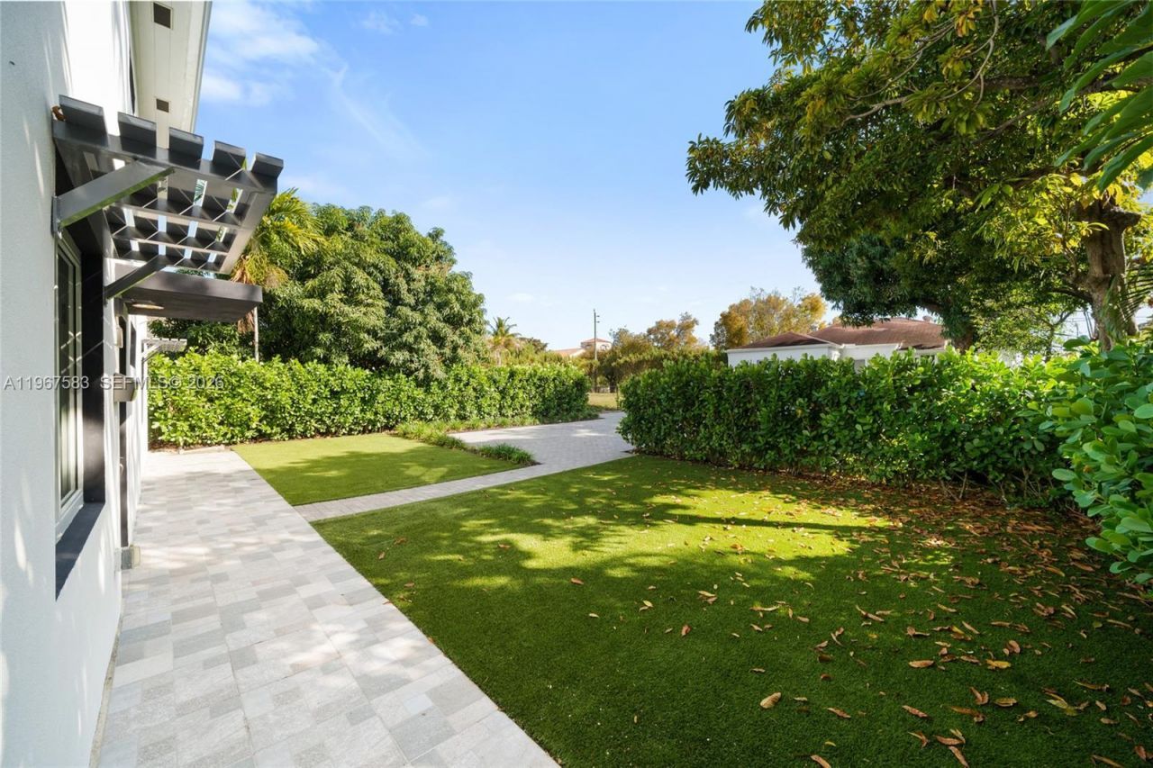 1117 SW 13th St, Unit R, Miami, FL 33129 Photo