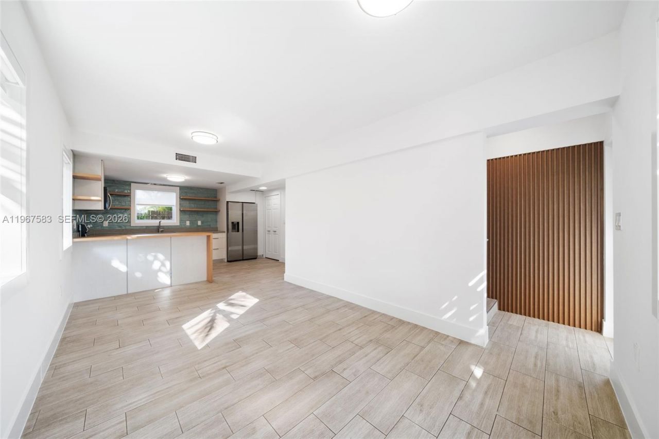 1117 SW 13th St, Unit R, Miami, FL 33129 Photo